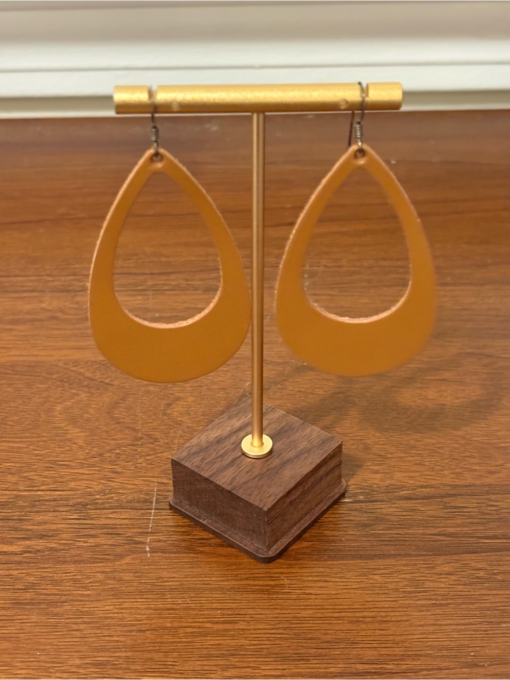 Teardrop cognac Brown dangle earrings